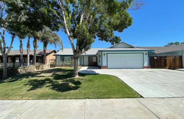 Beautiful 4 bed/ 2 bath home photos photos