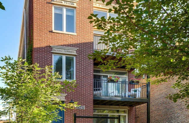 1947 W ERIE Street unit: 1 photos photos