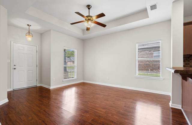 24348 Wilshire Way Gallery 4