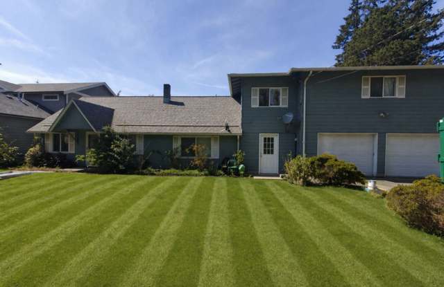 Updated 8 Bedroom Home for Rent! photos photos