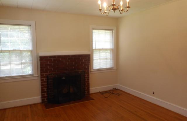 2-Bedroom, 2-Bathoom Brick Home ***RENT SPECIAL: 1-MONTH FREE RENT!!!*** Gallery 4