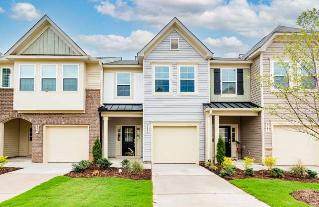 Available Early July - 3 Bed, 2.5 Ba in Convenient Location! Pet Friendly! photos photos
