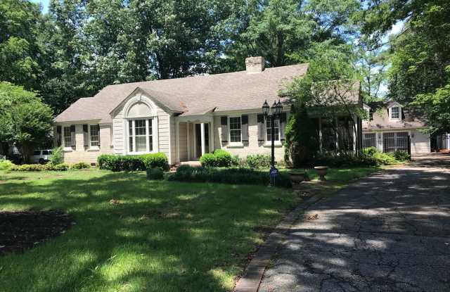 Gorgeous 3 bd 2 bath with sunroom in Desirable Hedgemoor! Viking Appliances! Pets are allowed, fees will apply. photos photos