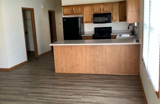 2 Bedroom, Ranch Townhome with Garage - Available Now! photos photos