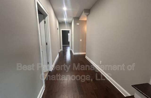 3111 Saint Elmo Avenue - 1 photos photos