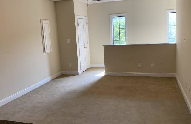 1311 Enterprise Drive Unit B Gallery 4