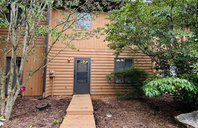 3 Bedroom 2.5 Bath Townhouse Gallery 3
