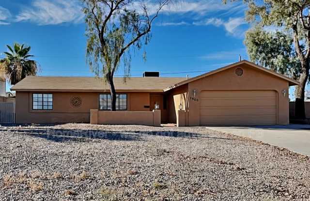 2860 Edgewood Dr photos photos