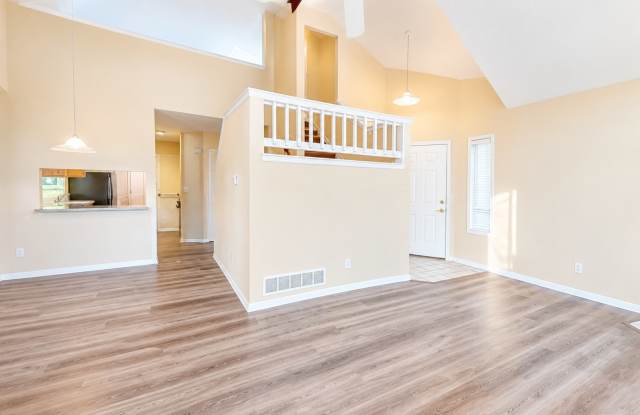 2 bed 2 bath 2 car garage home near bike trails! Gallery 4