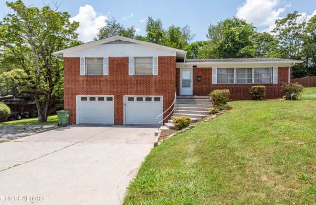 Four Bedroom Split Level rental photos photos