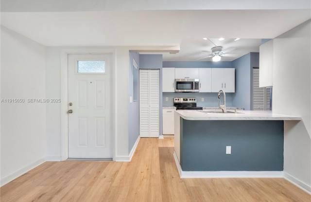 9912 Hammocks Blvd photos photos