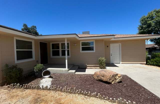 Wow, ready for move in, large updated home in Armona! photos photos