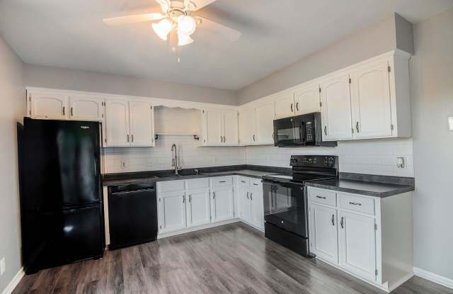 2BR/1.5BA Townhouse in Smithville: GREAT LOCATION photos photos