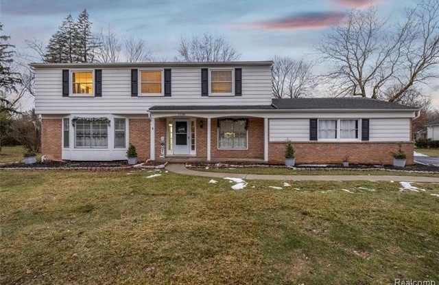 5738 Pebbleshire Road photos photos