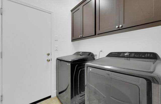 5658 Stonehaven Drive Gallery 4
