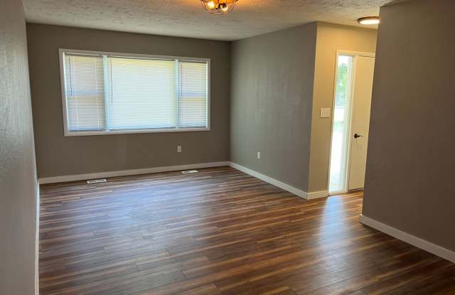Three Bedroom Ranch Gallery 4