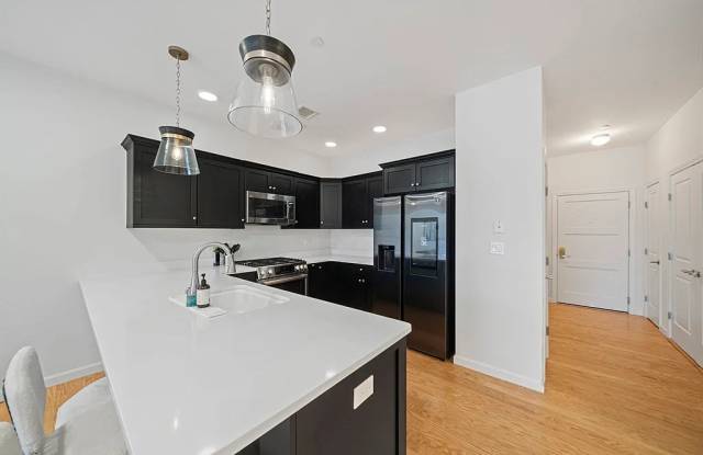 200 Revere St Unit 4104 Gallery 4