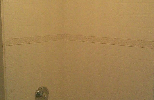 Large 2 Bedroom 1 Bath in MT Washington Gallery 3