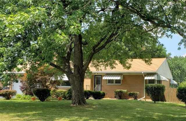 610 North PAYTON Avenue Gallery 3