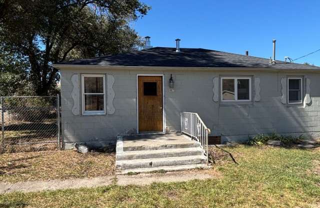 1 Bedroom 1 Bathroom Single Family Home with Bonus Room Gallery 1