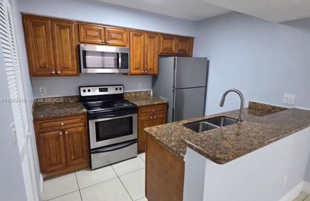 1241 SW 46th Ave photos photos