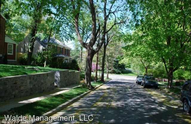 8512 Lynwood Place Gallery 2