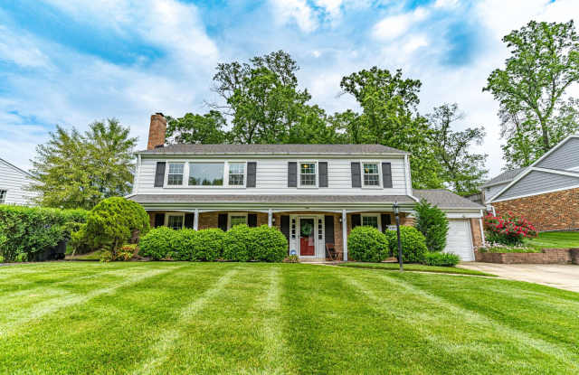 Spacious 4-bedroom home in West Springfield! - 8307 Carrleigh Parkway, West Springfield, VA 22152 Spacious 4-bedroom home in West Springfield! - 8307 Carrleigh Parkway, West Springfield, VA 22152