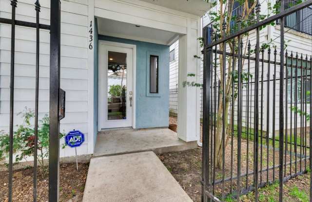 1436 Ennis Street Gallery 2
