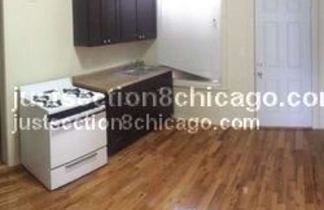 5643 W IOWA photos photos