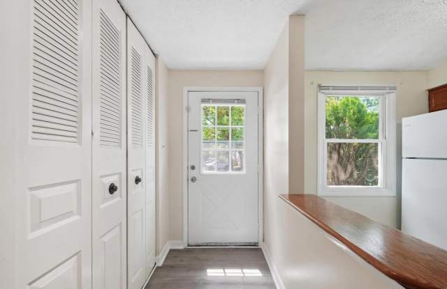 2807 Shepperton Ter Gallery 2