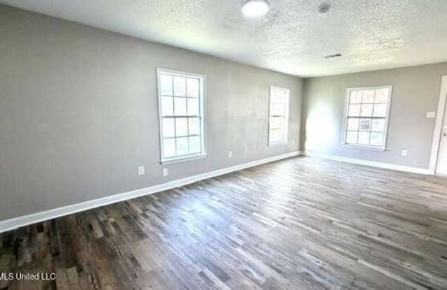1806 Williams Street Gallery 4