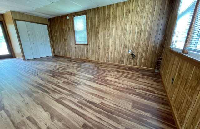 5611 Bethania Rd Gallery 3