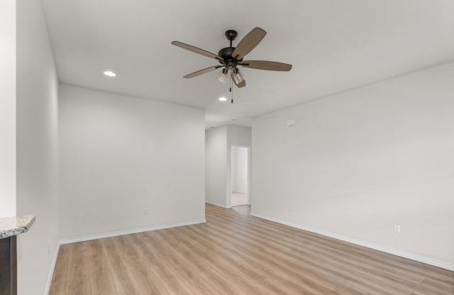 NEW LUXURY 3 BED 2 BATH 2 CAR GARAGE DUPLEX Gallery 3