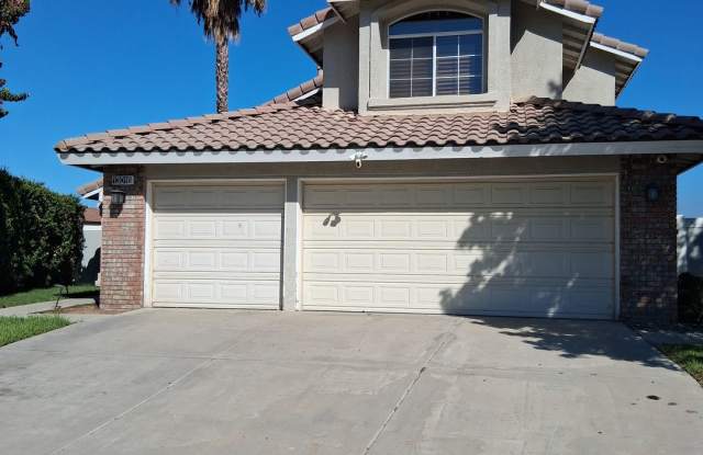 Awesome Pool Home South Corona 4 bedroom 3 bathroom 13016 Mew Cr. Gallery 1