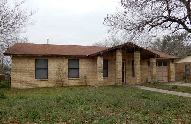 1008 LONGLEAF DR - 1008 Longleaf Drive, Floresville, TX 78114