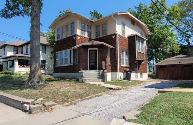Charming home DOWNTOWN, steps from Columbia College photos photos