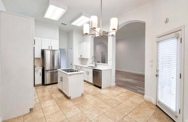 3867 Ridgelake Court Gallery 3