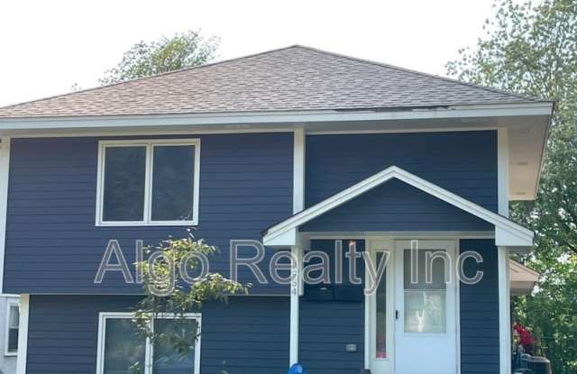 2954 Northeast Taylor Street - 2 photos photos