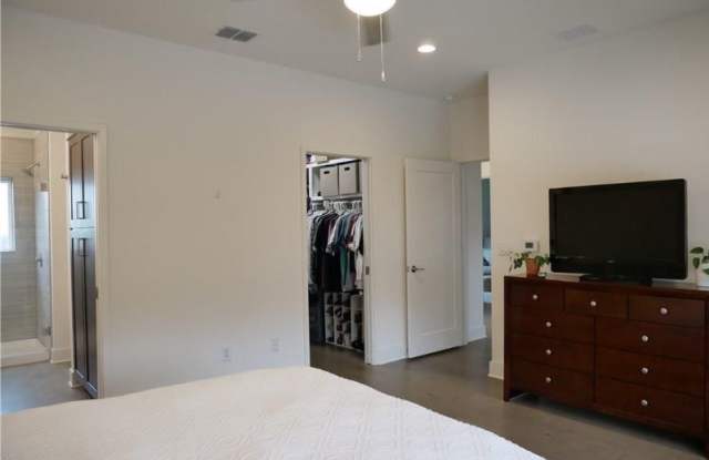 2101 Montopolis Dr Gallery 2