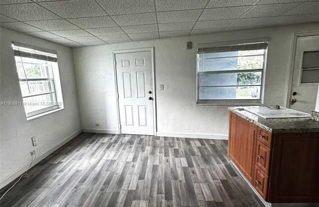 1610 NW N River Dr photos photos