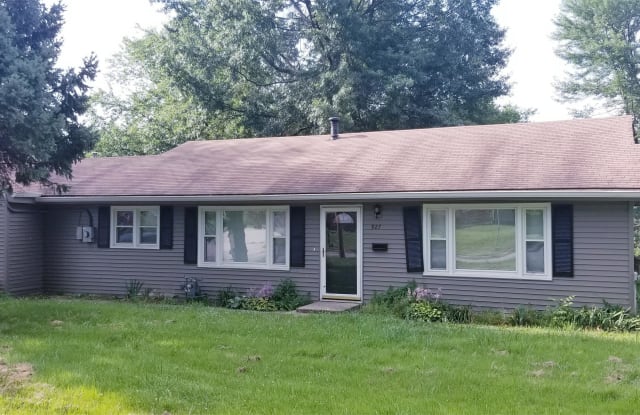 927 E Walnut Street - 927 E Walnut St, Independence, MO 64050