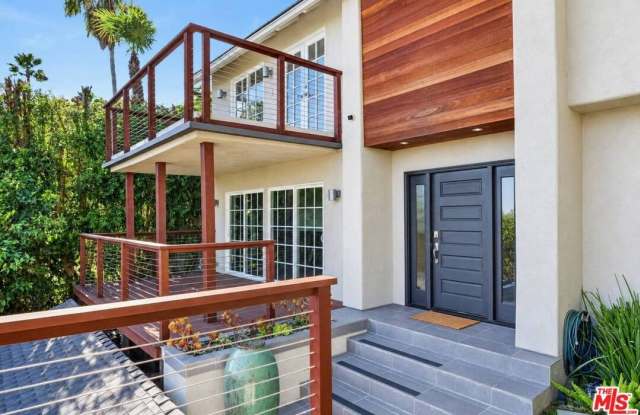6609 Whitley Ter Gallery 2