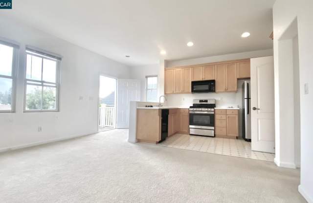 1027 MAIN ST - UNIT B photos photos