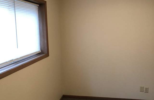 2012 Cedar Street - 2 Gallery 3