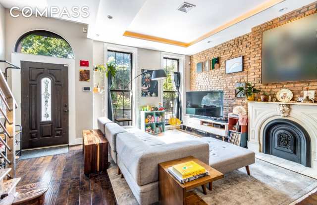 549 Monroe Street photos photos