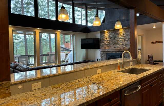 Fully furnished 5 bedroom home Gallery 4
