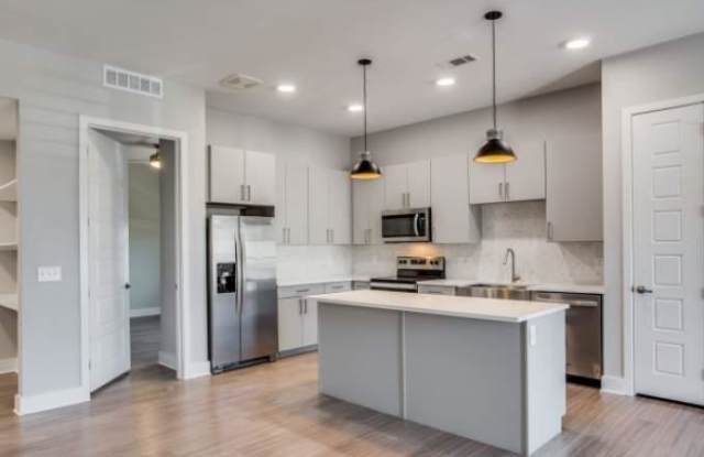 1152 Shady Ln Gallery 4