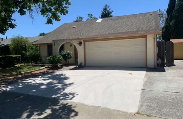 4 Bed/2 Bath Spacious Home with Big Backyard and New Laminate & Carpet - Union City photos photos