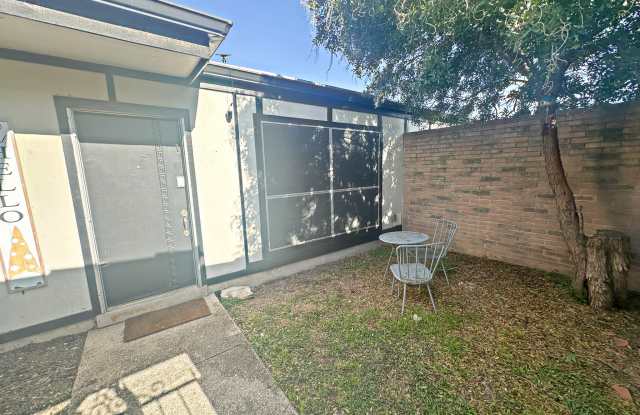 4015 Burning Tree Dr photos photos