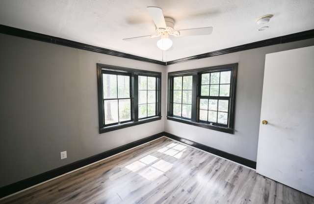 310 Pinehurst Drive - B Gallery 2